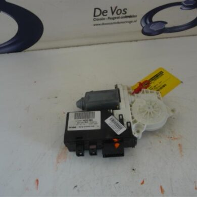 Peugeot 807 3.0 V6 24V Raammotor Portier 2003 9221V5