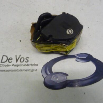 Citroen Saxo 1.6 VTR Rear seatbelt, right 1997 8973AN