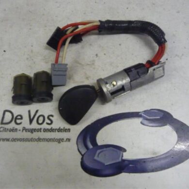 Citroen Xantia  Set of cylinder locks (complete) 1998 4162P9
