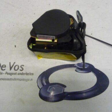 Peugeot 1007 1.6 HDiF 16V Rear seatbelt, left 2006 8974V8