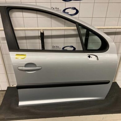 Peugeot 207 1.4 16V VTi Front door 4-door, right 2008 9004X8