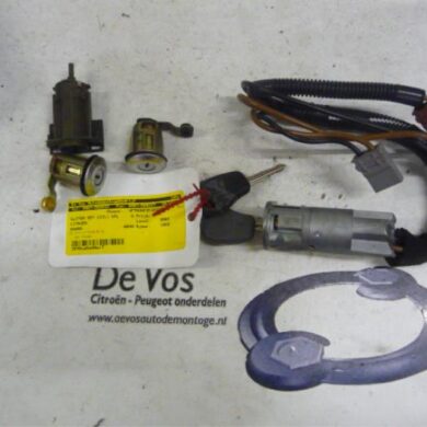 Citroen Xsara  Slotenset Cilinder (compleet) 1999 4162P4