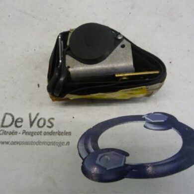 Peugeot 309 1.4 XE,XL,XR,GL,GR Front seatbelt, right 1990 8971VC