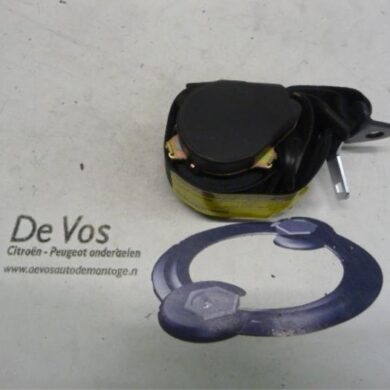 Peugeot 207 1.4 16V Rear seatbelt, left 2006 8975Z7