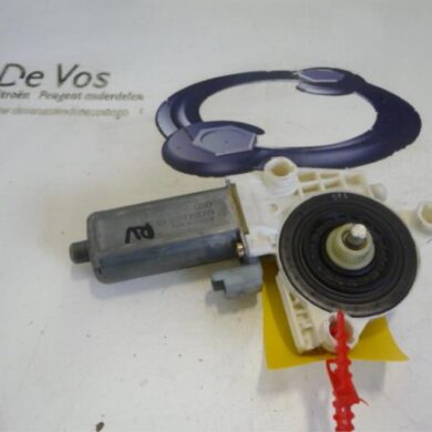 Peugeot 307 1.6 16V Raammotor Portier 2001 9222J8