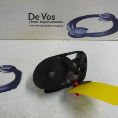 Peugeot 208  Front seatbelt, right 2013 98063158XJ-98040579XJ