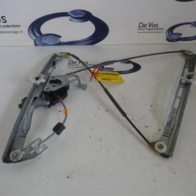 Peugeot 206 1.4 XR,XS,XT,Gentry Ruitmechaniek 4Deurs links-voor 2001 9221G0