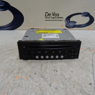 Peugeot 5008  Radio CD player 2013 16093469XT