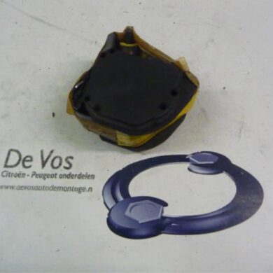 Citroen C5 2.0 16V Rear seatbelt, left 2001 8974KE