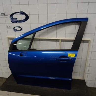 Peugeot 308  Door 4-door, front left 2010 9002AW