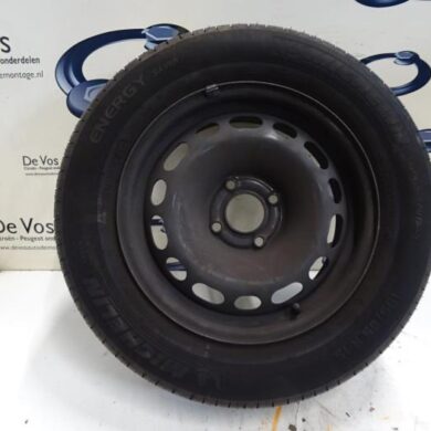 Peugeot 308 1.6 HDi 16V FAP Wheel + tyre 2010
