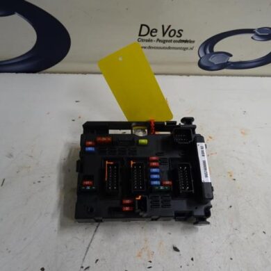 Peugeot Partner 1.6 HDI 75 Fuse box 2012 6500Y1