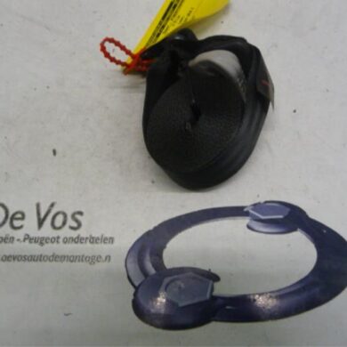 Peugeot 207 1.6 HDi 16V Front seatbelt, right 2010 8975JY