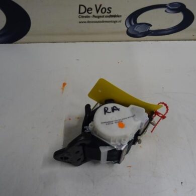 Citroen C4 Cactus  Veiligheidsgordel rechts-achter 2016 98009738XX