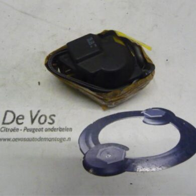 Peugeot 406 1.9 dt Veiligheidsgordel midden-achter 1998 8973S5