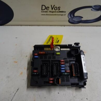 Peugeot Partner 1.6 HDI 75 Fuse box 2012 6500Y1