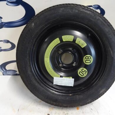 Peugeot 207  Wheel + tyre 2010