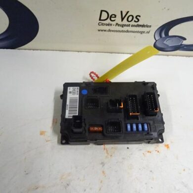 Peugeot 407 2.0 16V Fuse box 2005 6580S9-6580XF