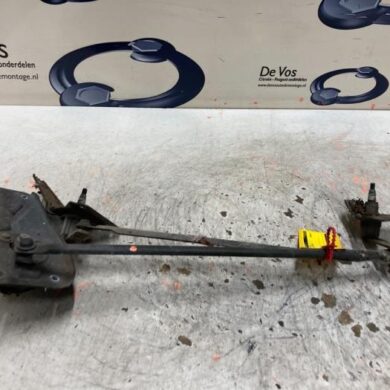 Peugeot Partner 1.8 Front wiper motor 2000 6401G0-6405J5