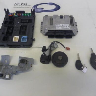 Citroen C5 1.6 HDiF 16V Engine management computer 9HZ 2007 1942PF