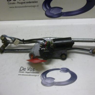 Citroen Xantia  Front wiper motor 1997 95668914