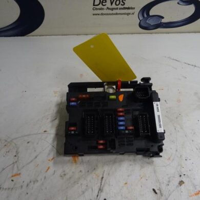 Peugeot Partner 1.6 HDI 75 Fuse box 2012 6500Y1