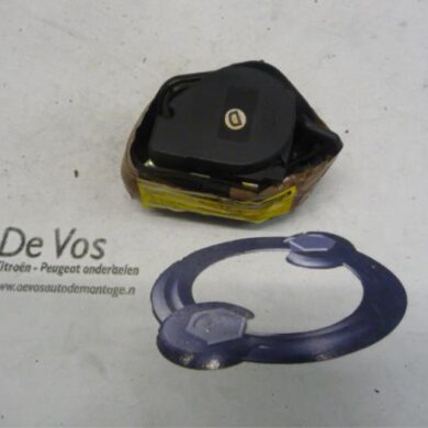 Peugeot 106 1.1 i XN,XR,XT Veiligheidsgordel rechts-achter 1995 8972ER