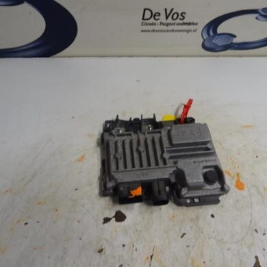 Citroen C4 Cactus  Start/Stop computer BHY-BHYBH02 2014 9811207980-9810858280