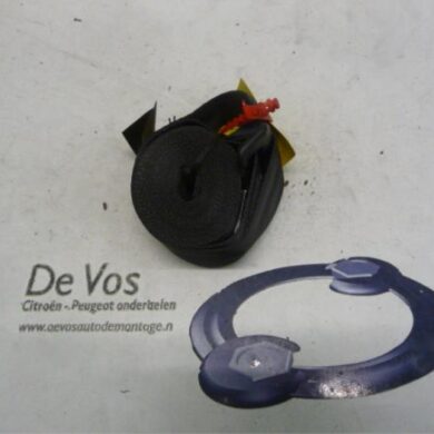 Peugeot 207 1.6 16V Front seatbelt, right 2007 8975W8