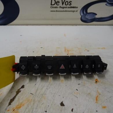 Peugeot 3008  Switch 2012 6490W7-98070048ZD