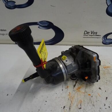 Peugeot 308  Power steering pump 5FT 2009 400846