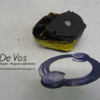 Citroen Saxo 1.1i X,SX Rear seatbelt, right 1997 8973AN