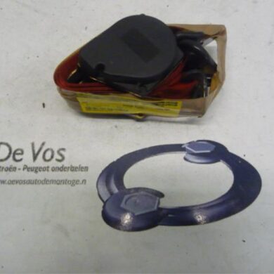Peugeot 106 1.3 Rallye Rear seatbelt, left 1996