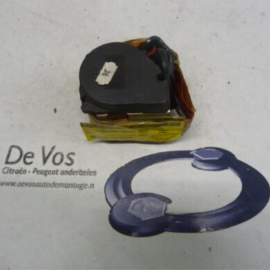 Citroen Saxo  Rear seatbelt, left 1999 8973AE
