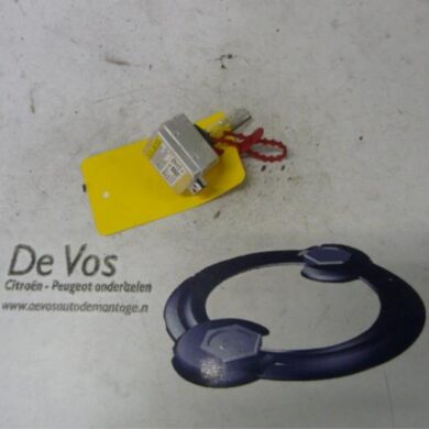 Peugeot 307 2.0 HDi 135 16V FAP Xenon bulb 2006
