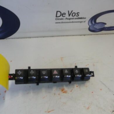 Peugeot 3008  Switch 2010 6490W7-98070048ZD