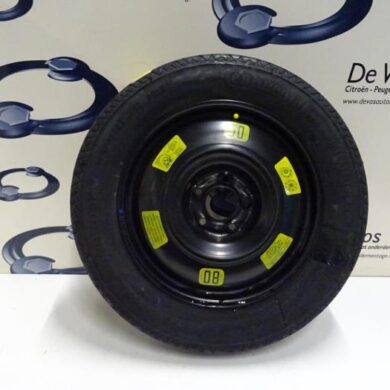 Peugeot 3008  Wheel + tyre 2014