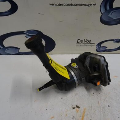 Peugeot 308 1.6 HDi 16V FAP Power steering pump 9HR 2010 4008H6