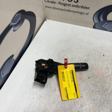 Peugeot 108 1.0 12V Ruitenwis Schakelaar 2015 B000777880
