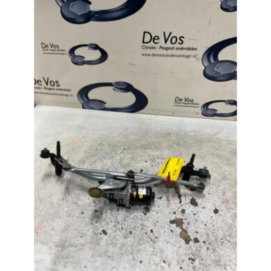 DS Automobiles DS3 Crossback 1.2 12V PureTech 155 Front wiper motor 2019 9824784980