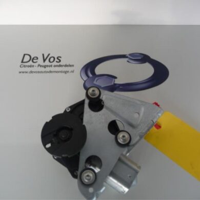 Peugeot 407  Rear wiper motor 2006 6405R1