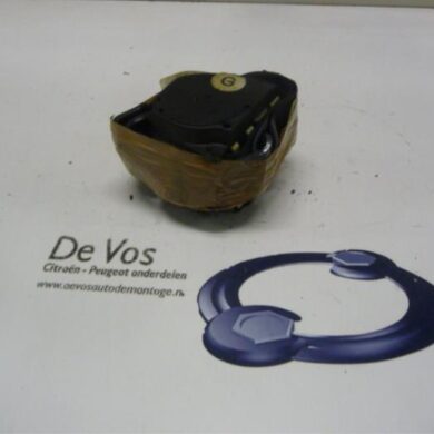 Peugeot Partner 1.9 D Rear seatbelt, left 1999 8973G5