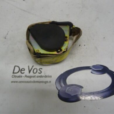 Peugeot 407 2.2 16V Rear seatbelt, right 2005 8974HR