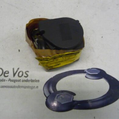 Citroen Saxo 1.4i SX,VSX Rear seatbelt, left 1999 8973AE