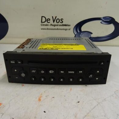 Peugeot 307 1.4 Radio CD player 2003 6564RT