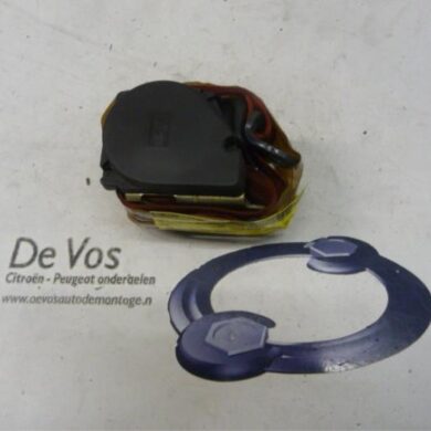 Peugeot 306 1.6i XR,XT,ST Rear seatbelt, left 1994