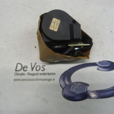 Peugeot 106 1.1 i XN,XR,XT Rear seatbelt, left 1991 8971RP