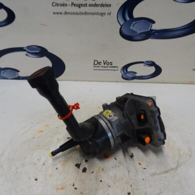 Peugeot 308 1.6 16V THP Autom. Power steering pump 5FT 2008 400846