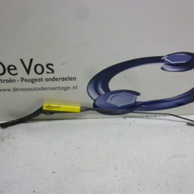 Citroen Saxo 1.1i X,SX Front wiper arm 1998 6429A1