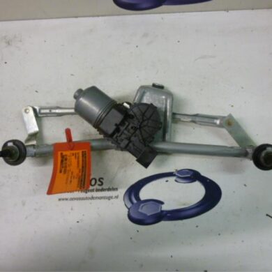 Peugeot 206 1.1 XN,XR Front wiper motor 2009 6405N5